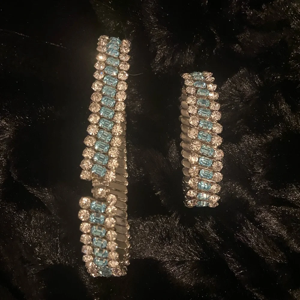 Vintage Light Blue Rhinestone Choker Necklace & Bracelet Set look @ the video - Picture 13 of 17